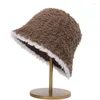 Bérets Mode d'hiver Version coréenne du chapeau de pêcheur en peluche polyvalent pour femmes, bord extérieur, couleur chaude, casquette de bassin chaude