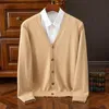 Мужские свитера больших размеров M5XL, кашемировый кардиган, однотонный вязаный свитер с v-образным вырезом, теплая шерсть, мужской элитный повседневный стиль пальто 231120