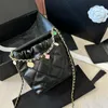 Projetado famosas bolsas de ombro de corrente Bolsas de noite Mini sacos de moda feminina cor de cor sólida Cross Cross Body Body Body Totes Hobo Pesses Carteira