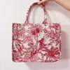 2023 حقيبة يد مصممة فاخرة للنساء Luxurys Brand Bag Jacquard Embroidery Shopper Beach Counter Bag Bag Gorgeous Canvas Bage