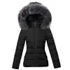 Parkas de plumón para mujer Cuello de piel de mapache falso Parka chaqueta de plumón Abrigo con capucha de invierno Ropa de dama Tallas grandes 5XL Chaquetas femeninas cortas 231120