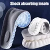 Skodelar Tillbehör Latex Sport Insoles Soft High Elasticity Pads Breattable Deodorant stötdämpning Kudde båge Stöd Intersula Män kvinnor 230420