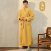 Mäns Robes Men's Winter Bathrobe Lång ärm varm vändning av krage man fluffig badrock med skärmar solid fleece klänning för man 231121