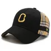 Cappello Berretti da baseball Designer Lusso Donna Casquette Cappelli Uomo sole Moda Luxurys Cofano lettera classica banda hip hop Plaid casual Versatile Viaggio Sport all'aria aperta