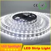 ストリップまたは10m /パック2835 SMD 3528よりも明るいストリップライトDC 12V 60LEDS /M屋内装飾テープ白い青い赤いストリップル