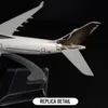 Vliegtuigen Modle schaal 1 400 metalen vliegtuigen Replica Gulf A330 Airlines Boeing vliegtuig Diecast Model luchtvaart miniatuur Home Office Decor jongen speelgoed 231120