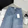 Jeans Femme Designer Nanyou Haute Qualité Printemps / Été 2023 Nouvelle poche arrière brodée taille pliée hanche jambe droite pour femmes PN9N