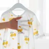 Rompers född baby onesie sommarkläder is silke sjupoint ärmpojke pyjamas tunn sektion tjejpografi romper 230421