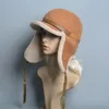 Czapki czapki czapki 2023 Kobiety Wysokiej jakości prawdziwy futra z wełny wełniane zimowe czapki bombowce dla lady earflaps luksusowe ciepłe ushanka rosyjska czapka śnieżna 231120