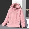 Jaquetas ao ar livre Hoodies QUESHARK Mulheres reflexivas à prova d'água à prova de vento softshell camping caminhadas jaqueta primavera outono trekking escalada blusão casaco 231120