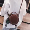 Abendtaschen Kleine runde Umhängetasche für Frauen Handtaschen Niete Pu-Leder Schulterkreis Geldbörse Niedliche Stern-Anhänger-Umhängetasche