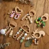 Rattles Mobiles 1pc Född trätrödande rattle Toy Beech Animal Pendant Personligt namn Rattles Tugga Baby Products Teethers för Baby 230420