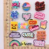 MOQ 20pcs PVC Word Good Vibbes Only Smile Queen Fresh Happy Shoe Charms Parts Accessories Buckle Clog Knappar PINS PINS ANMBAND JEBLED DECORATION Kids Party Gifts
