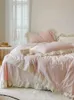 Yatak Setleri Çift taraflı kadife pazen yatak takımı Fransız prenses tarzı oyma süt mercan kadife kalınlaşmış dört parçalı kış 231122