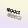 2021 Nya modehårklämmor Barrettes Damer Simple Personality Letters Designer Hairpins High Quality With Box3982753