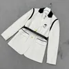 Ternos femininos blazers designer 2023 outono/inverno novo estilo elegante com cinto contraste polo gola terno casaco 36pa