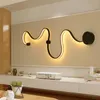 Applique moderne créative acrylique courbe lumière nordique Led serpent applique pour la maison El décors luminaireWall243q