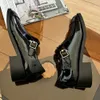 2024 Nya loafer skor kvinnor patent läder mary jane skor retro casual skor modeklänning skor metall logotyp plattskor lyxformella skor designer skor dansskor