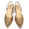 Zapatos de vestir Chan Zapatos de tacón bajo para mujer Ahuecado Bordado Rhinestone Diseño italiano Color dorado Zapatos y bolsos con punta en punta Conjunto 231121