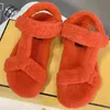 2023 Designers Spring Slippers Autumn Woolen Mop Lamb Sandals Wood Fashion Fashion Casual Women Beach Shoes