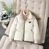 Piumino originale P-ra Sottile da donna Autunno e Inverno Abbigliamento da pane corto Calda giacca imbottita in cotone Il cappotto da donna rivela una calda e sexy imbottitura in cotone S-XXL