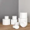 Pot cosmétique Pots en plastique blanc vide sans BPA Pot rond Bouteille Crème pour le visage Lotion Récipient d'échantillon en plastique avec doublures intérieures blanches Aoege