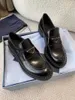 Sapatos sociais femininos mocassins de couro escovado preto 35 mm salto metal marca Oeing 8882307292228