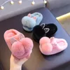 Pantoffel Baby Meisjes Katoenen Pantoffels Winter Kinderen Glanzende Pailletten Bont Jongens Thuis Indoor Schoenen Antislip Kinderen 231122