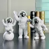 Objetos decorativos estatuetas 3pcs resina criativa astronauta ornamento figura estátua spaceman desktop decoração modelagem crianças presente decoração para casa 231122