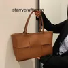 Luksusowe torby Botteg Vene Candy Arco Big Bag Women 2023 Nowe torby modne tkane ramię ręczne crossbody wszechstronna torba