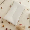 Kuddar födda barnkudde Summer Mesh Cotton Bortable Sweat-Absorbing Pillow For Baby Room Decoration Söt björnmönster Broderi 230422