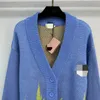 1111 L 2023 Piste Automne Marque Même Style Pull À Manches Longues Bleu Col En V Cardigan Femmes Vêtements De Haute Qualité Femmes weilanQ944