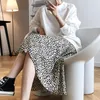 التنانير الساتين Leopard-Print Skirt Female Summer Summer High Weist Hip-Joved Hip-Hip A-Line Skirt 230422