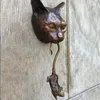 Escultura de aldaba de puerta de gato y ratón, accesorios de adorno de resina de pared de hierro fundido marrón oxidado, manualidades para decoración del jardín del hogar 2106072919