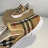 2023 Kinder Designer Sneakers Luxusmarke Designerschuhe Classic Summer Spring Unisex Print Plaid House Check Slip-on Faul Kleinkind Atmungsaktiv Outdoor Schuhgrößen 25-35