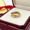 Design de luxo empilhando anéis cruzados de três anéis anéis de banda interligados para mulheres meninas anel de promessa minimalista para amor/noivado/casamento