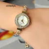Montre de luxe nouvelle mode diamant incrusté montre pour femme ronde motif enveloppé réglage gratuit Bracelet Quartz