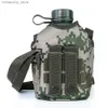 Vattenflaska Kett Aluminium Survival Hip Drinkware Flask Camping Wine Cover Vandring med Bott Water Canteen Military Pot Army Outdoor Q231122