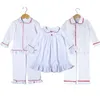 Pyjamas 2023 Familj Matchande Baby Kids Girls Barn Barn Red Green White Christmas Cotton PJS 231122