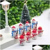 2021 Décorations de Noël peintes miniatures Bonhomme de neige Scène d'arbre de Noël Ornements Cadeau Gâteau Plug-In Décoration de la maison Livraison Drop De Dhuhr