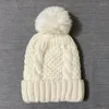 BERETS 2023 Vinterkvinnor Twist Sticked Hat Men's Fur Pompom Tjock Plush Cap Beanie Solid Color Ladies Warm Ski Snow Skullies Beanies