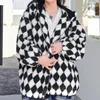 Kvinnors päls 2023 Autumn Winter Women Casual Plaid Faux Lamb Coat Loose Hooded Grain Cashmer Lång ärm Kvinnlig varm mjuk ytterkläder