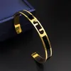 Luxe ontwerper Elegante gouden en zilveren armband mode damesbrief hanger armband bruiloft ontwerp chram sieraden bangle 2304225Z