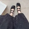 Varumärkesdesigner Tabi Ninja Mary Janes Leather Shoes Woman Double Buckle Belt Moccasins Split Toe Lolita Flats Trootters Loafers