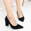 Модельные туфли 2023, однотонные женские туфли-лодочки из флока, милые женские пикантные офисные туфли на толстом высоком каблуке с острым носком для Zapatos