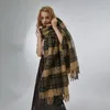 Lenços clássico estilo europeu e americano mulheres moda padrão xadrez impresso cashmere xale cachecol quente presente de feriado 231122