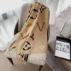 2023 Nuevo lujo G Diseñador Bufandas de cachemira Diseñador de mujer Moda de lujo Pashmina Alta calidad Invierno Abrigos cálidos 70 * 190 cm Unisex Casual Mantones de moda venta