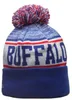 Gorros de futebol Equipe Cuffed Knit Hat Pom Beanie Hat Teams Knits Hats Misture e combine todos os bonés