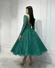 2024 Robes de soirée élégantes de longueur de thé Une ligne Glitter vert pailleté manches longues robes de soirée formelles robe de bal dos nu sexy