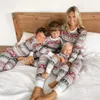 Familjsmatchande kläder jul 2023 vintermor far barn pyjamas set baby romper casual mjuk sömnkläder xmas look pjs 231122